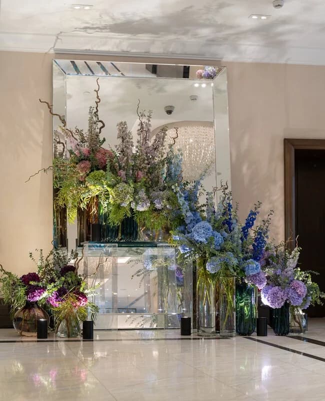 Bespoke corporate floral design by Moyses Stevens