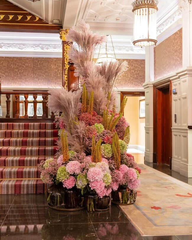 Weekly corporate flower arrangement by Moyses Stevens