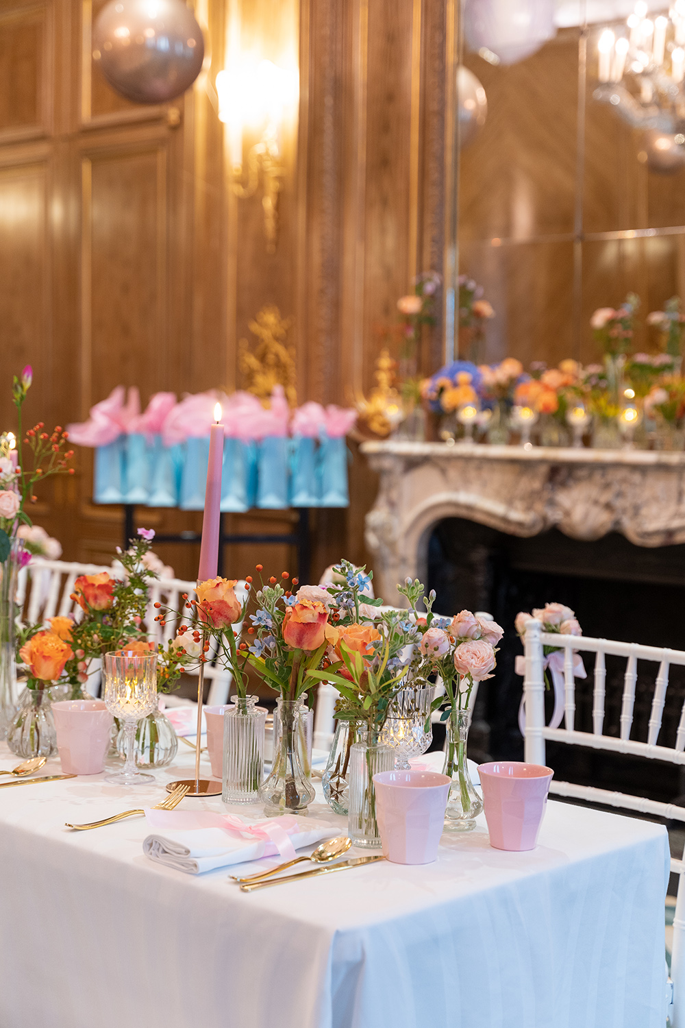 An elaborate table of flowers created by Moyses Stevens events team