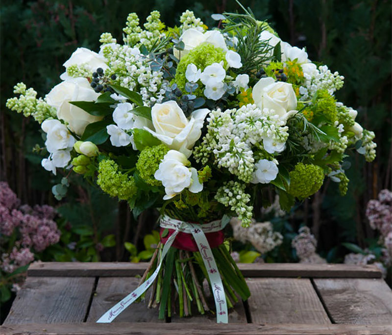 scented-white-bouquet-moyses-stevens-blog.jpg